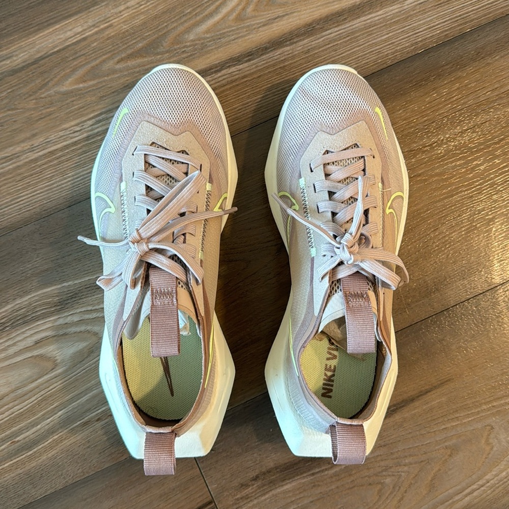 Nike Vista